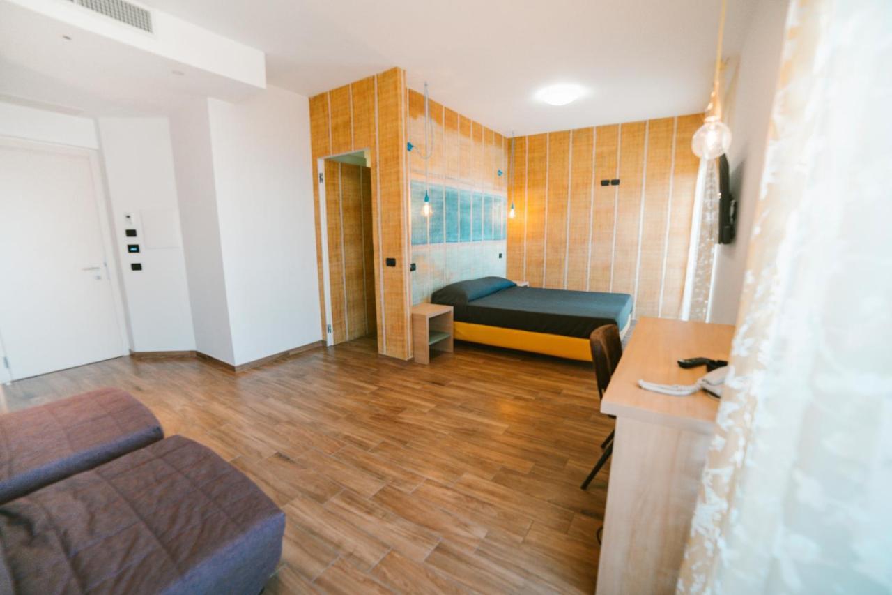 Hotel Continental San Benedetto del Tronto Esterno foto