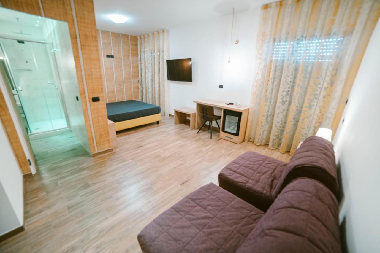 Hotel Continental San Benedetto del Tronto Esterno foto