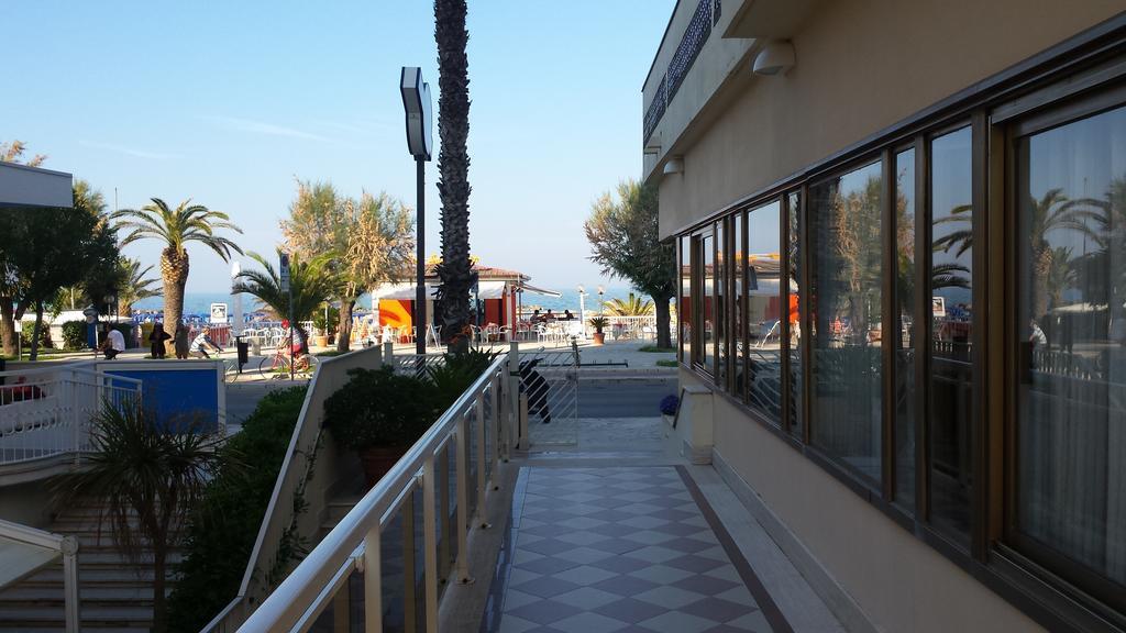 Hotel Continental San Benedetto del Tronto Esterno foto