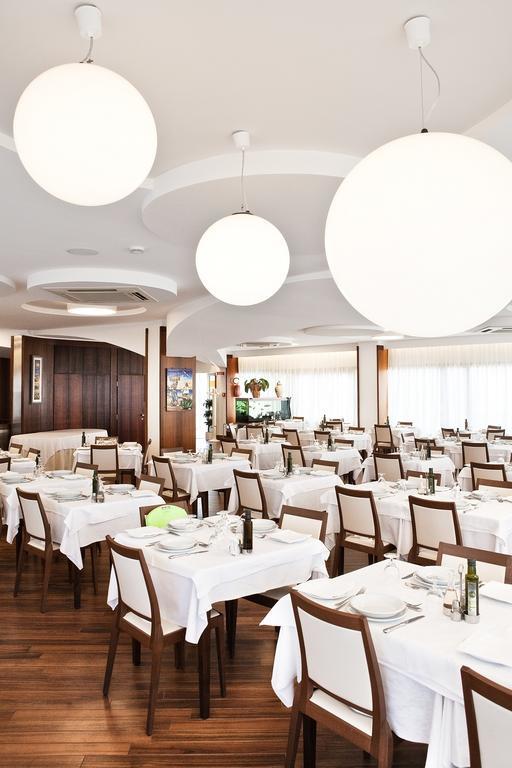 Hotel Continental San Benedetto del Tronto Esterno foto