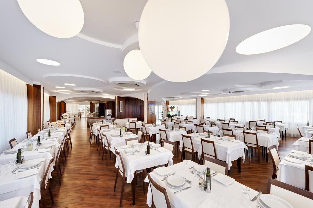 Hotel Continental San Benedetto del Tronto Esterno foto