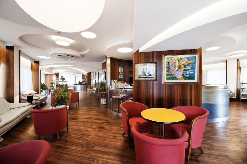 Hotel Continental San Benedetto del Tronto Esterno foto