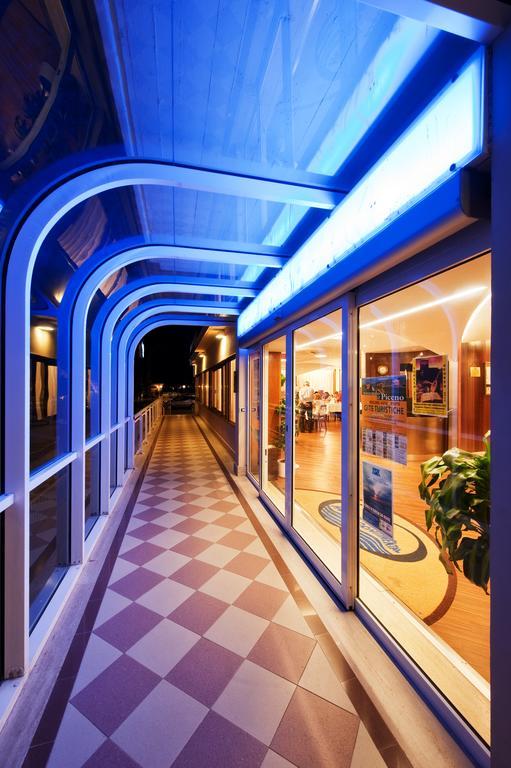 Hotel Continental San Benedetto del Tronto Esterno foto
