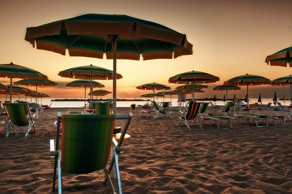 Hotel Continental San Benedetto del Tronto Esterno foto